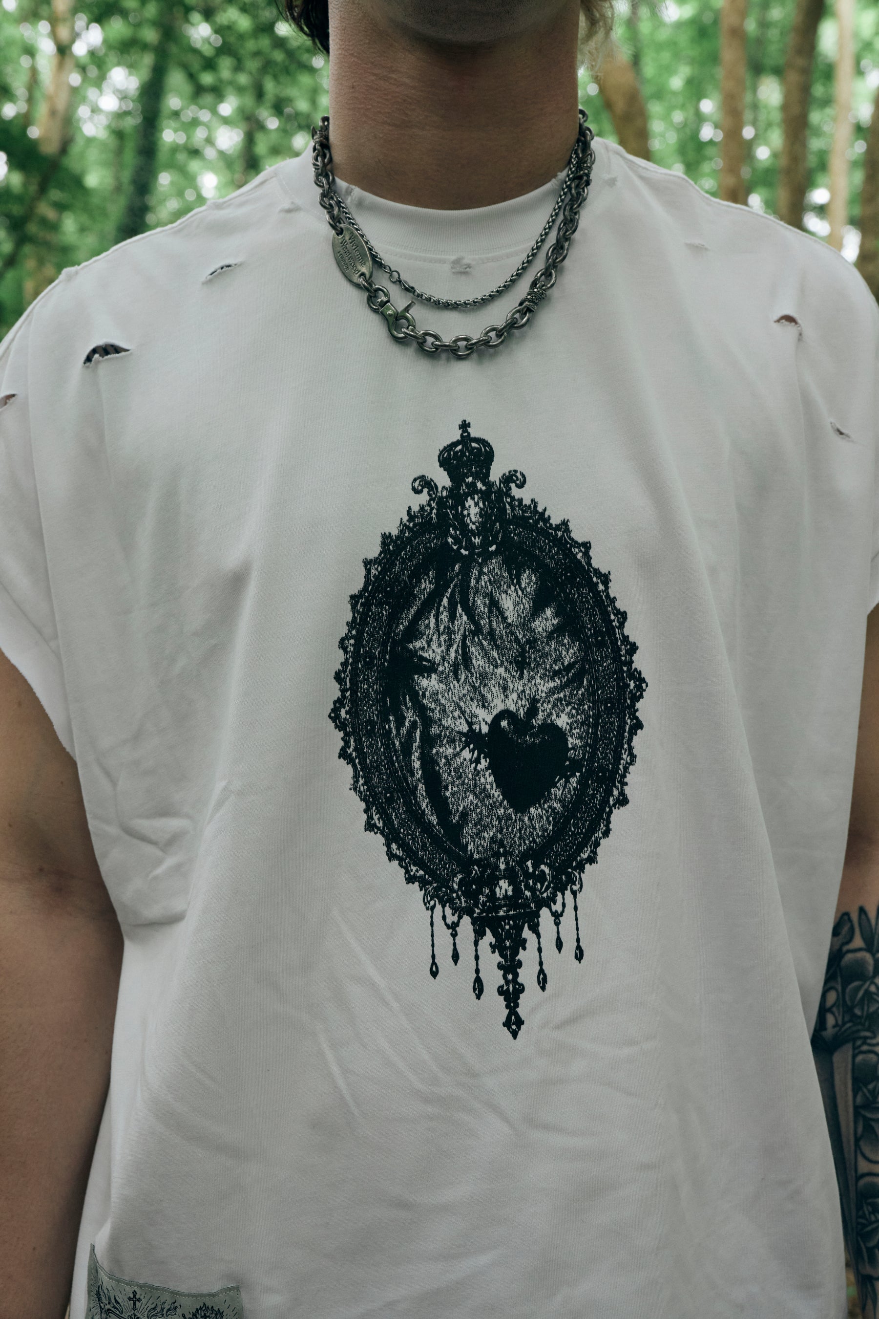 1+1=1 SQUARE DISTRESSED TANKTOP WHITE