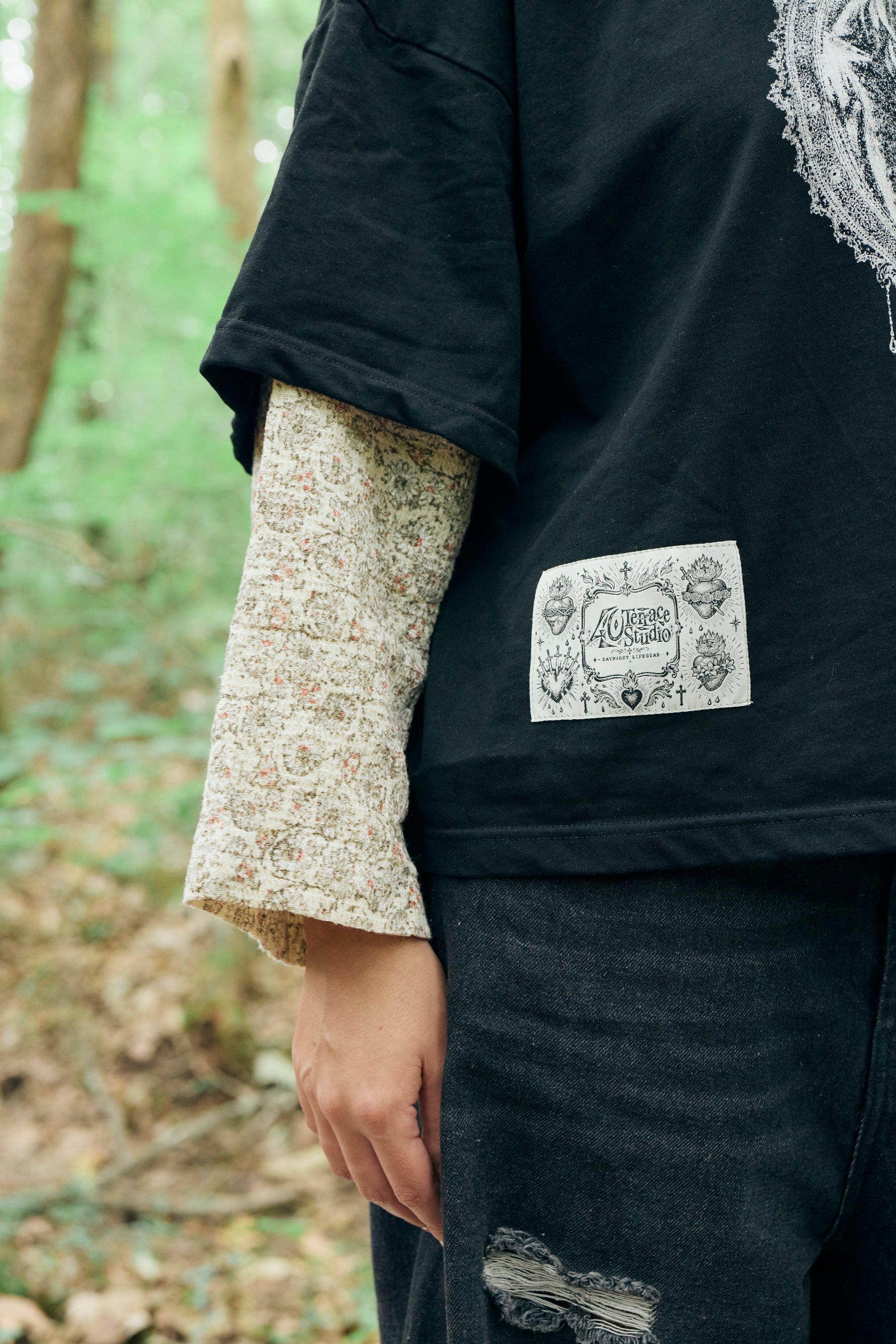 1+1=1 FLOWERED SQUARE DOUBLE SLEEVE